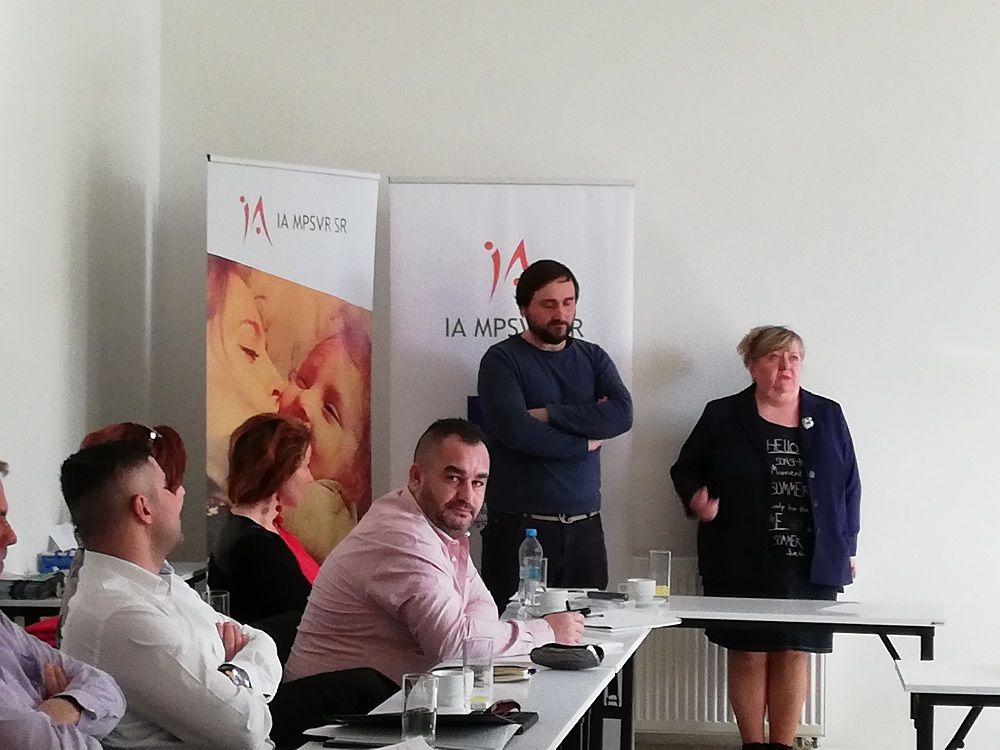 BIVIO - prvý registrovaný sociálny podnik v Bratislave predstavili účastníkom riaditeľka zariadenia Iveta Mišová a jej zástupca Marián Horanič.